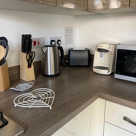 Lovely 2 Bedroom, 2 Bathroom House With Parking. Plymouth Exteriör bild