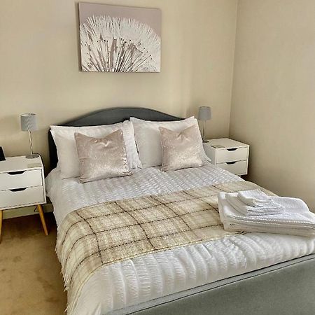 Lovely 2 Bedroom, 2 Bathroom House With Parking. Plymouth Exteriör bild