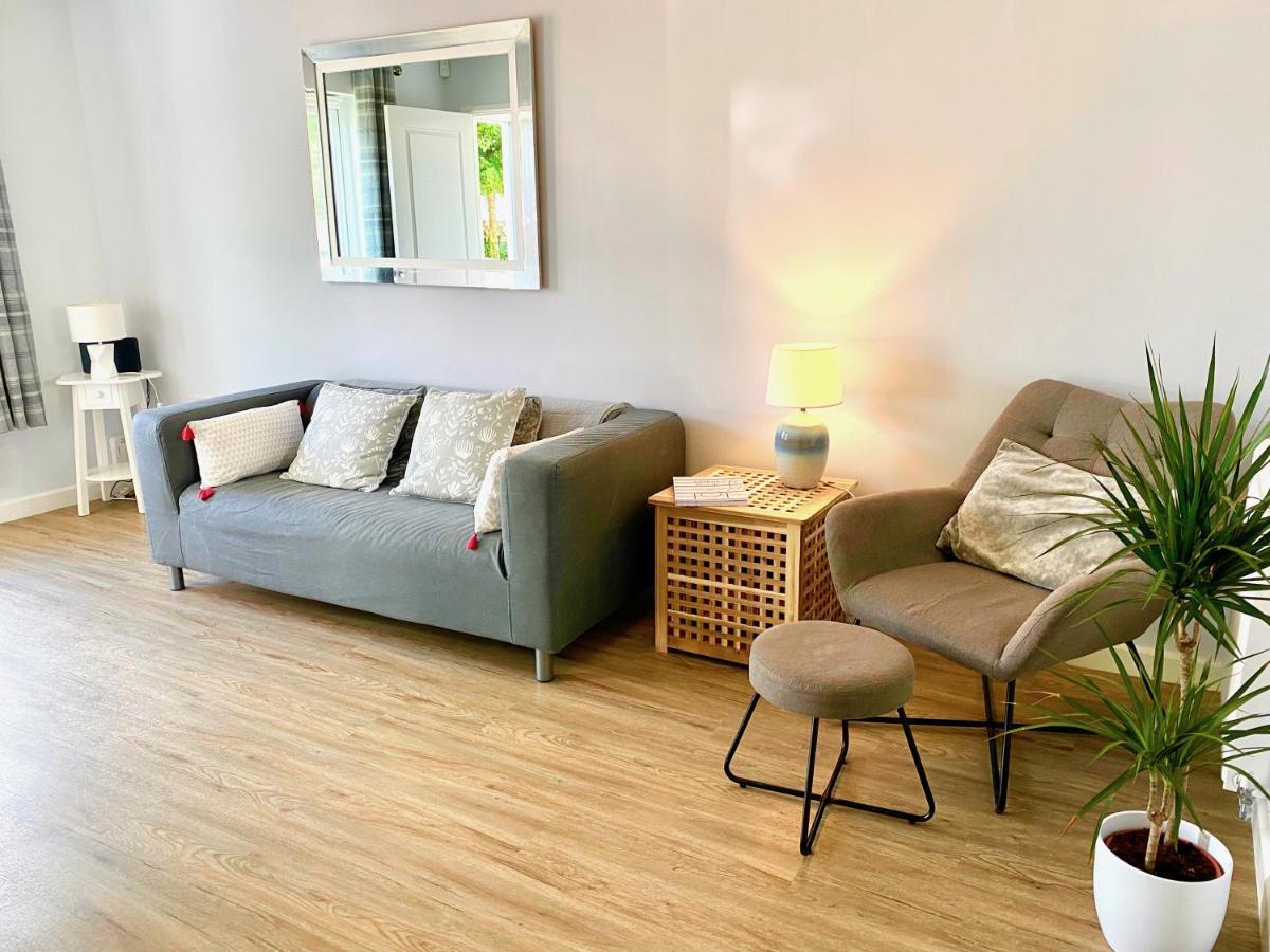 Lovely 2 Bedroom, 2 Bathroom House With Parking. Plymouth Exteriör bild